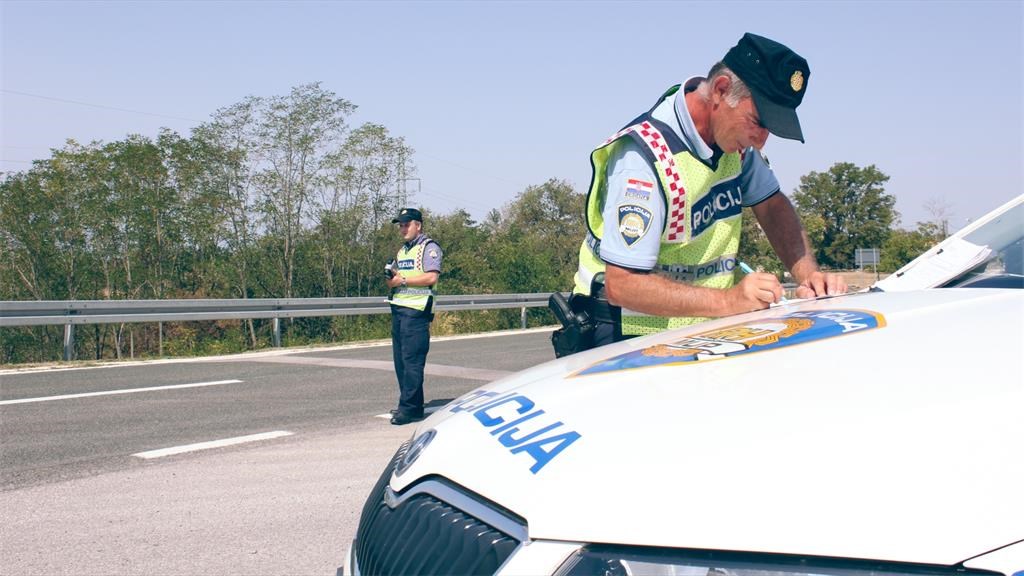 POLICIJA PROVELA AKCIJU Više od pola vozača nije bilo vezano ili je koristilo mobitel